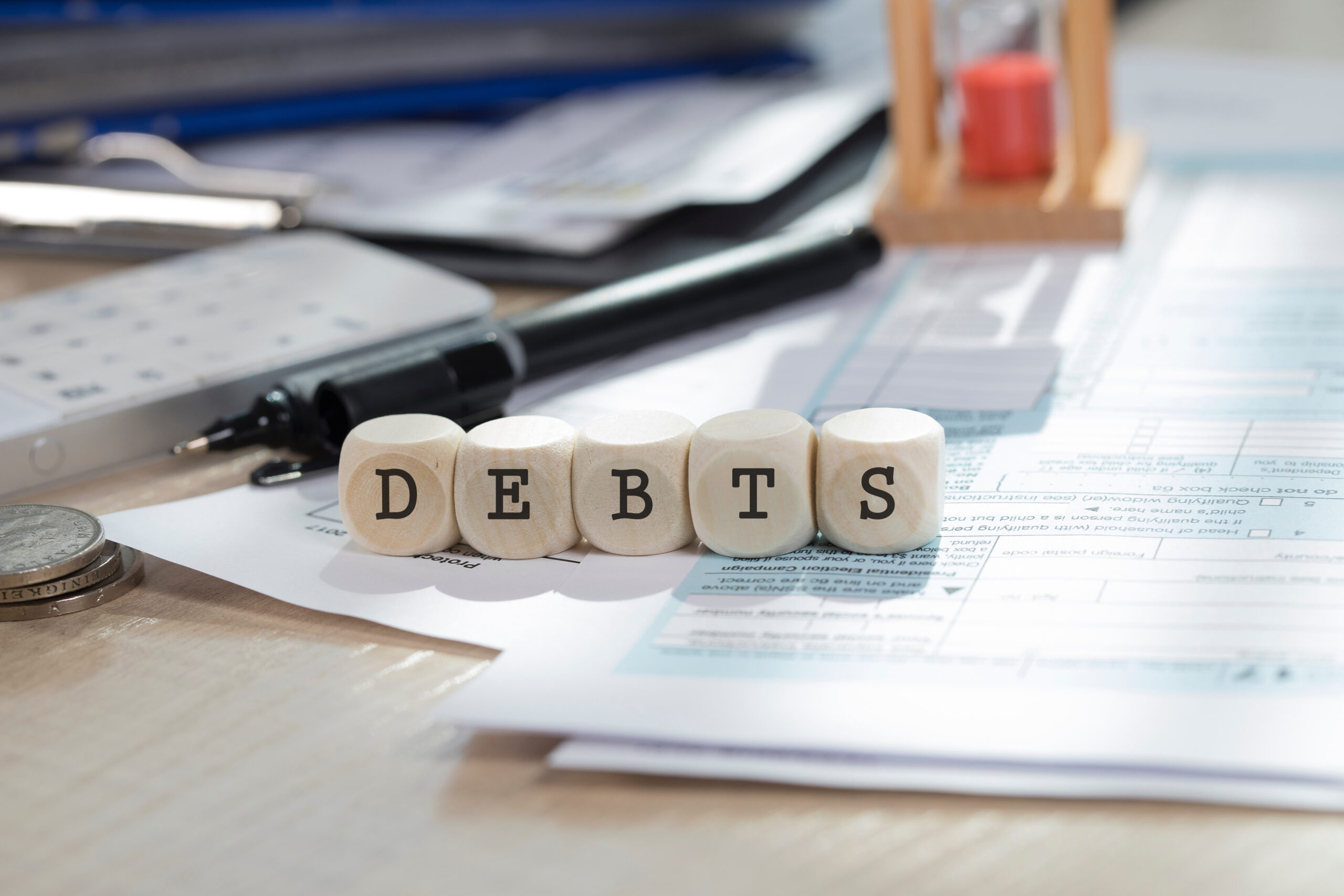 Tailored Solutions for Families: How Brokers Simplify Debt Consolidation on the Gold Coast